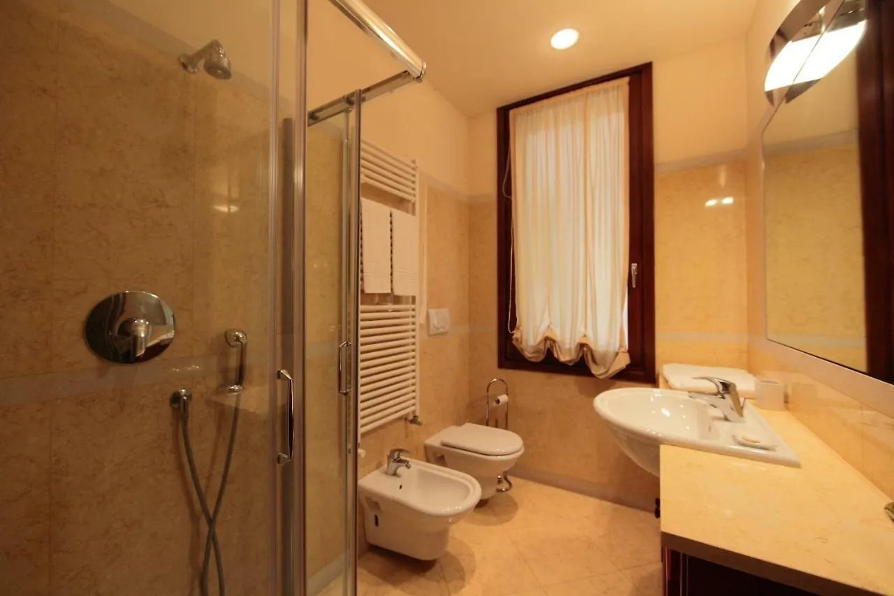 Family Three Minutes From San Marco Square, Venice Apartment Italy