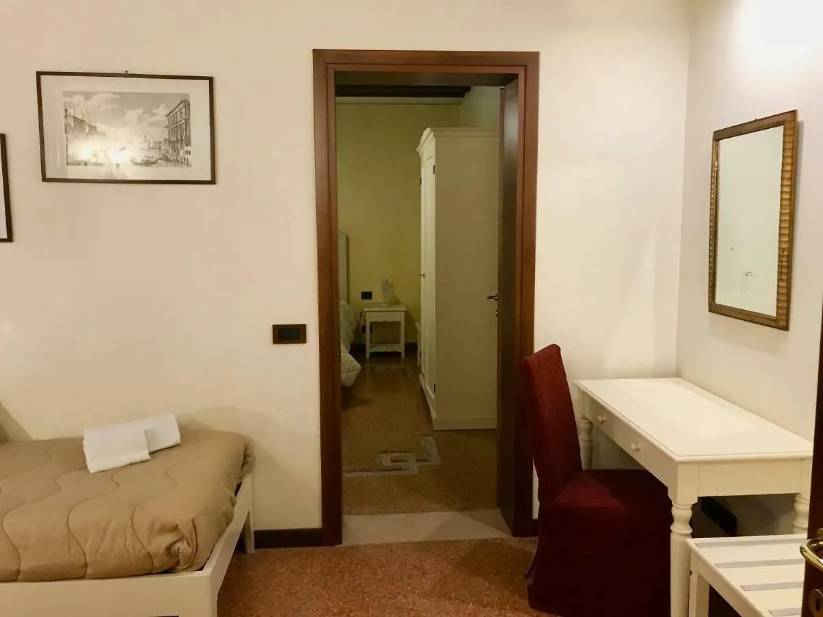 Family Three Minutes From San Marco Square, Venice Apartment
